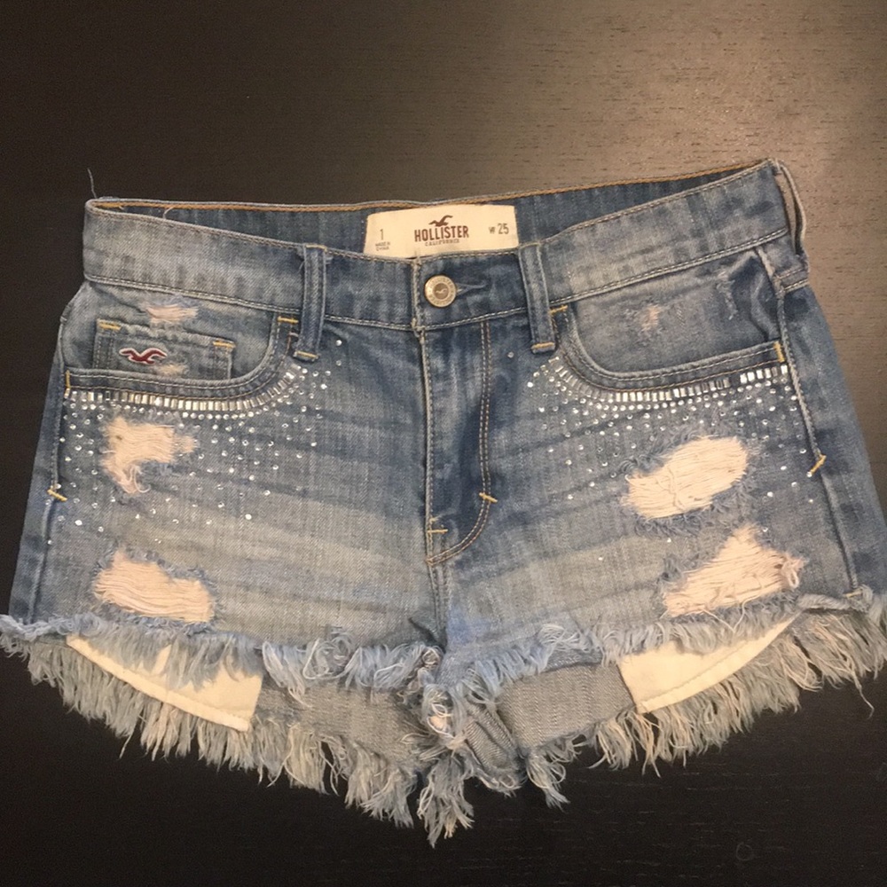 Hollister mid-rise shorts💕